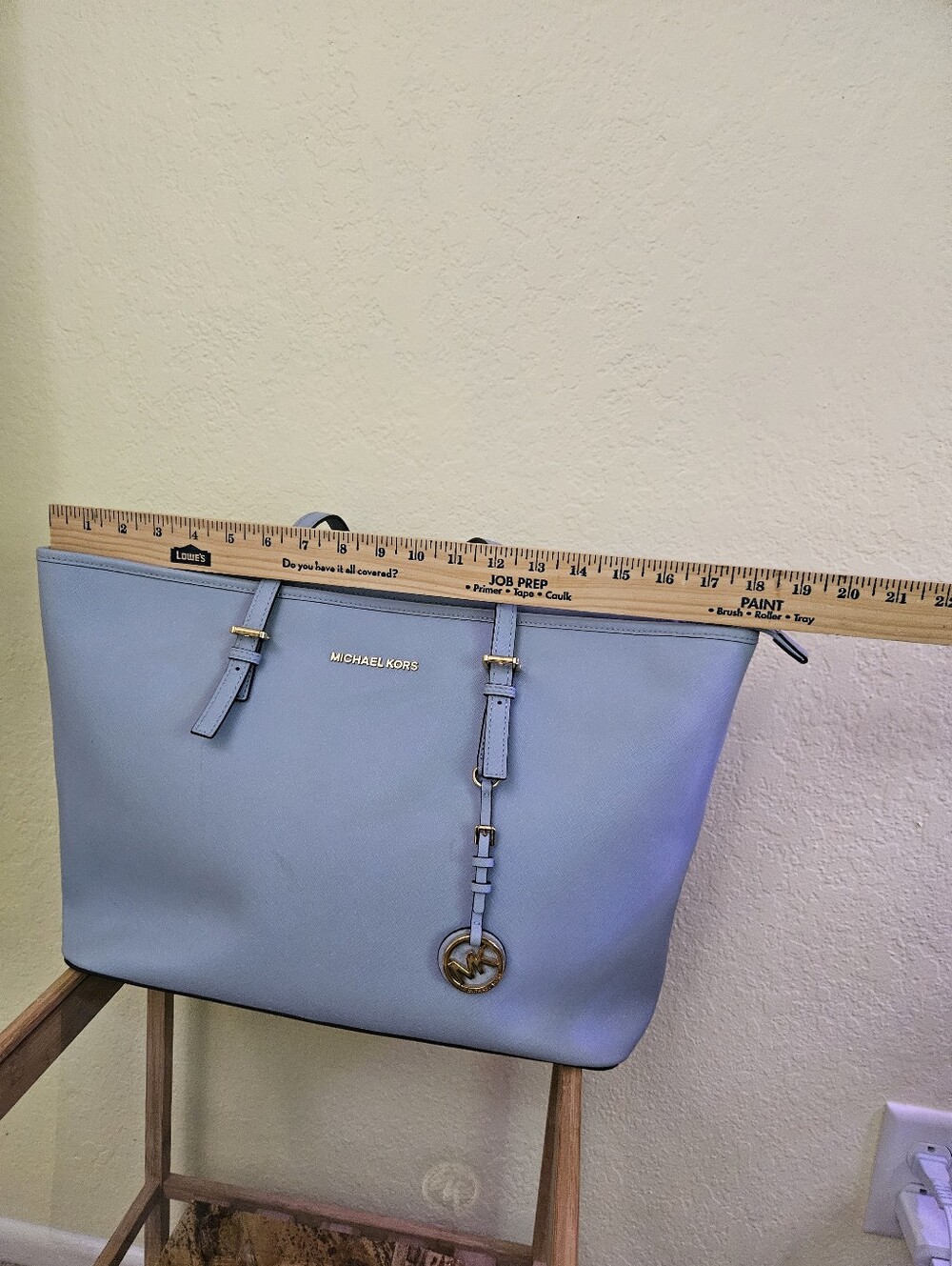 Michael Kors Powder Blue Leather Tote with Gold Hardware - Picture 4 of 16